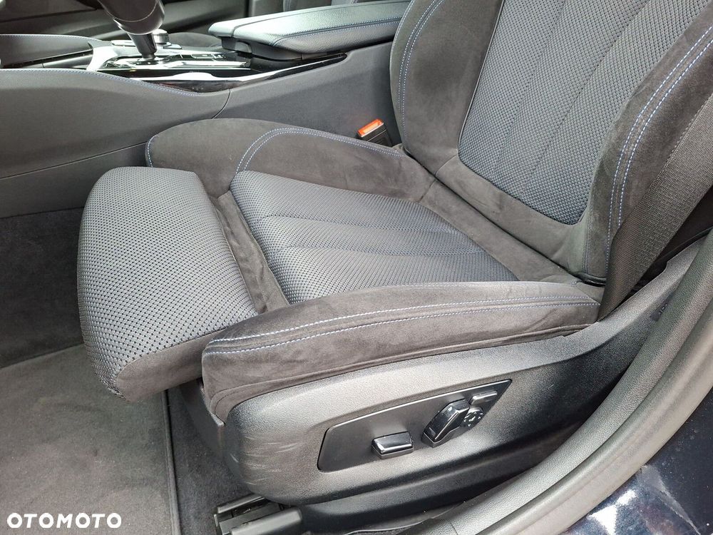 BMW Seria 5 520i mHEV M Sport sport - 14