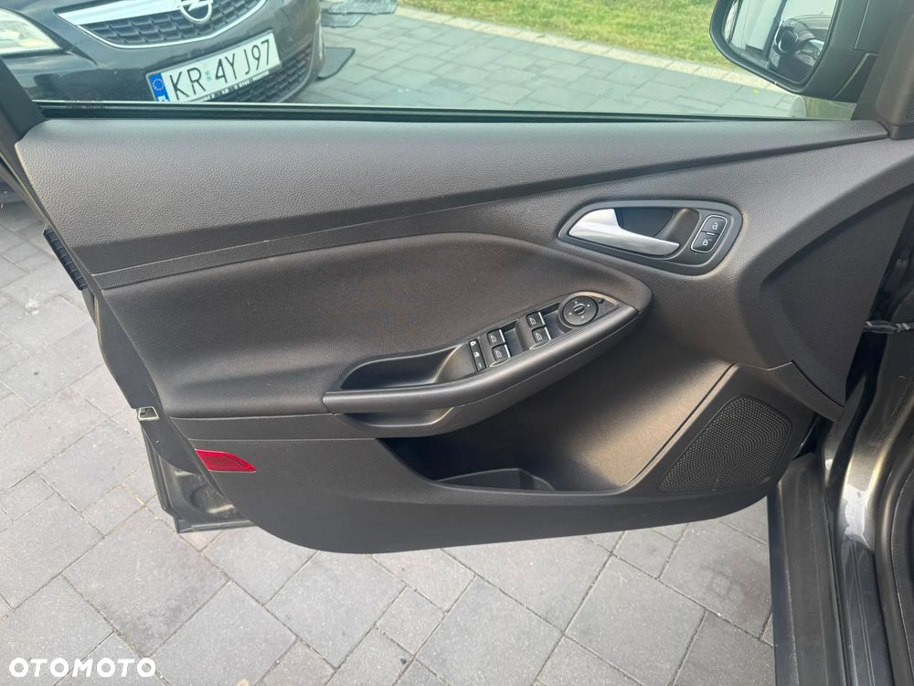 Ford Focus 1.0 EcoBoost Titanium - 11
