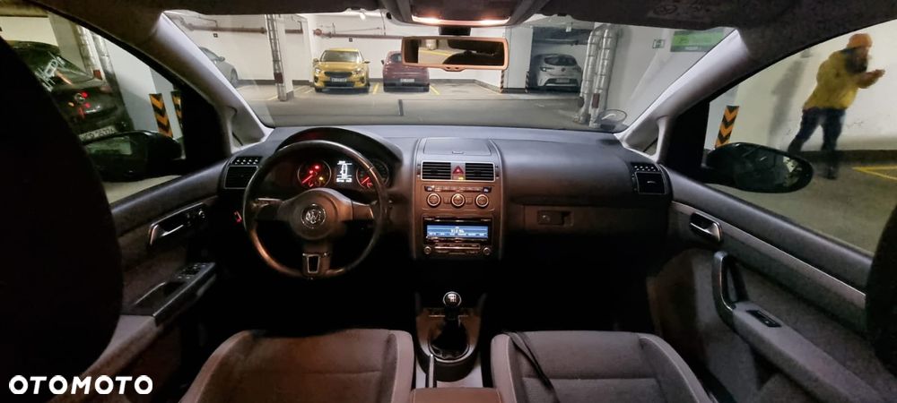 Volkswagen Touran - 3