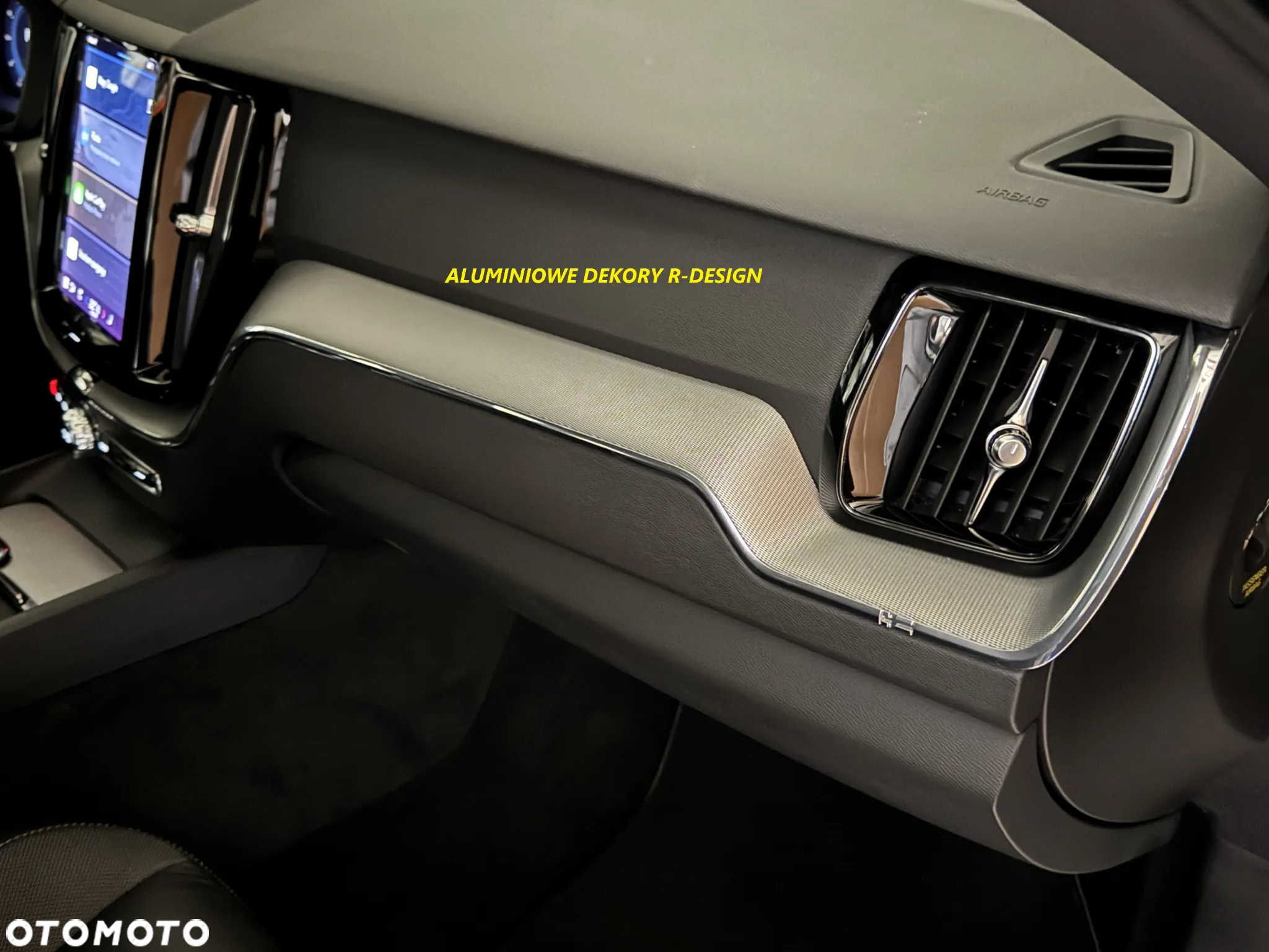 Volvo XC 60 B4 D Plus Dark - 29