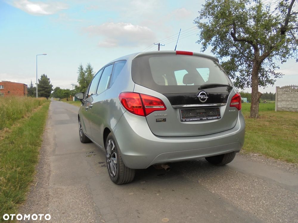 Opel Meriva 1.4 T Essentia S&S - 33