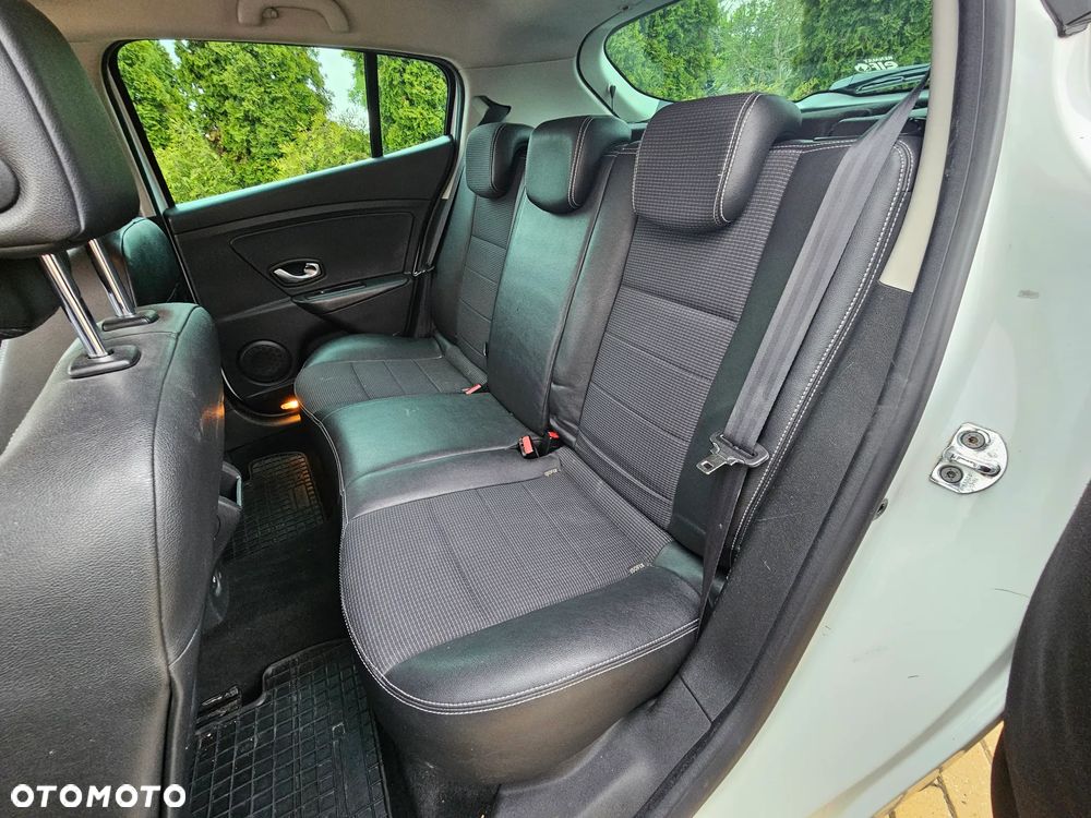Renault Megane TCe 180 GT - 27