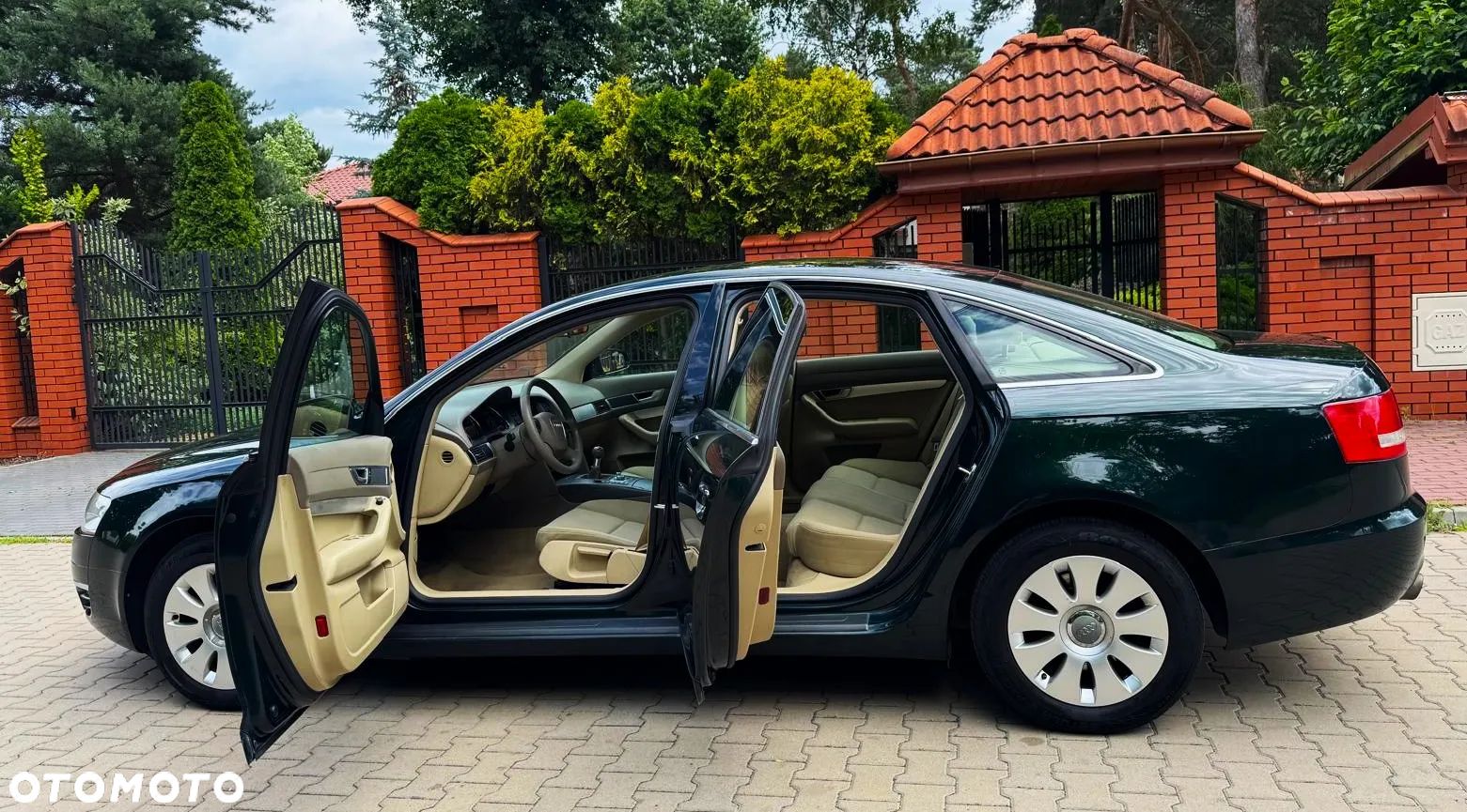 Audi A6 2.4 - 1