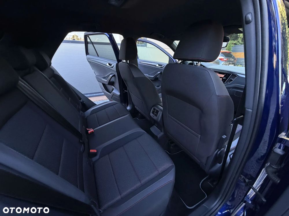 Volkswagen T-Roc - 16