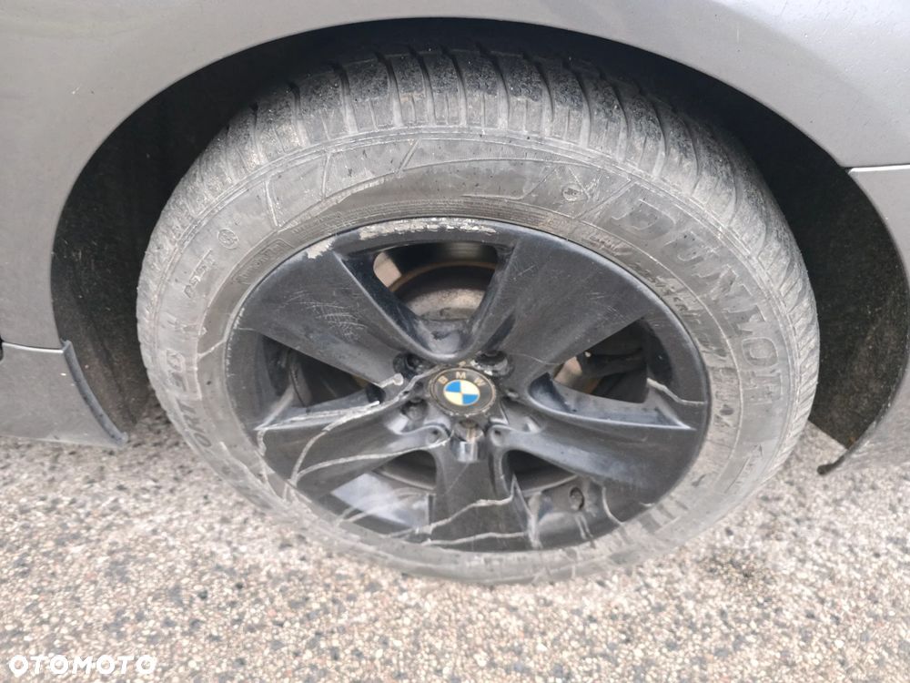 BMW Seria 5 525d xDrive Sport-Aut - 26
