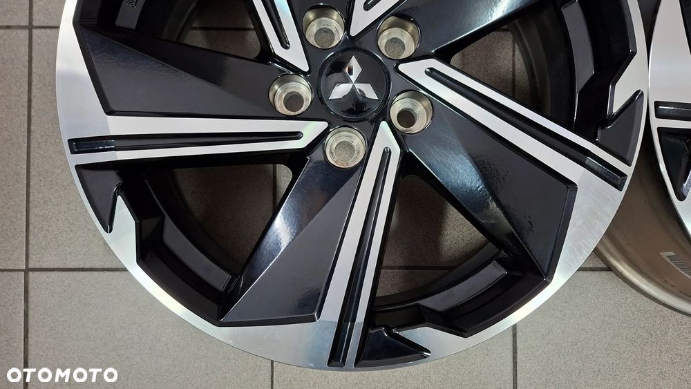Felgi Aluminiowe 18 Mitsubishi Eclipse Cross 5x114.3 ET 38 - 3