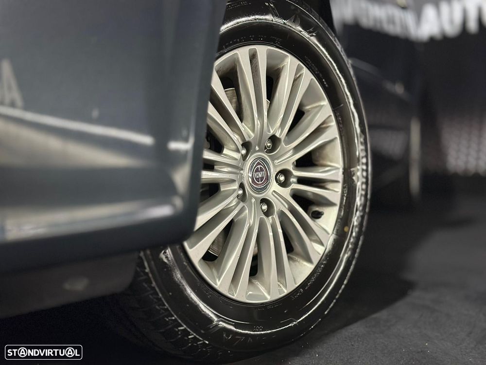 Lancia Voyager 2.8 CRD Platinum - 4