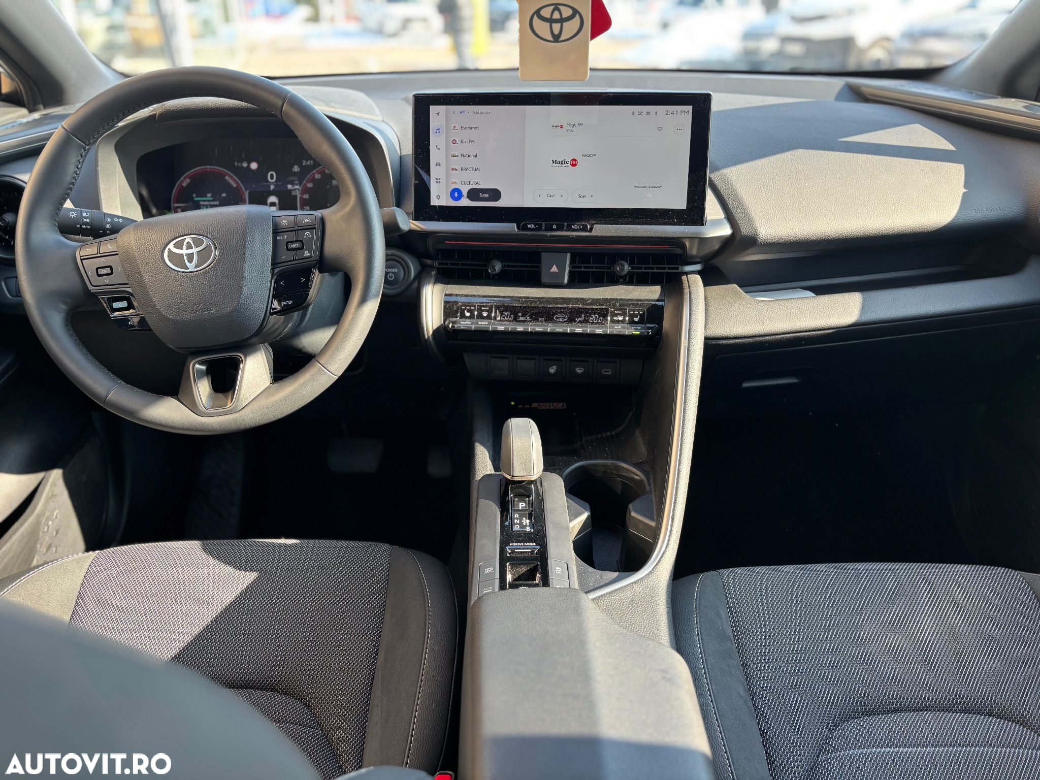 Toyota C-HR 2.0 PHEV 223 CP 4x2 CVT Exclusive - 24