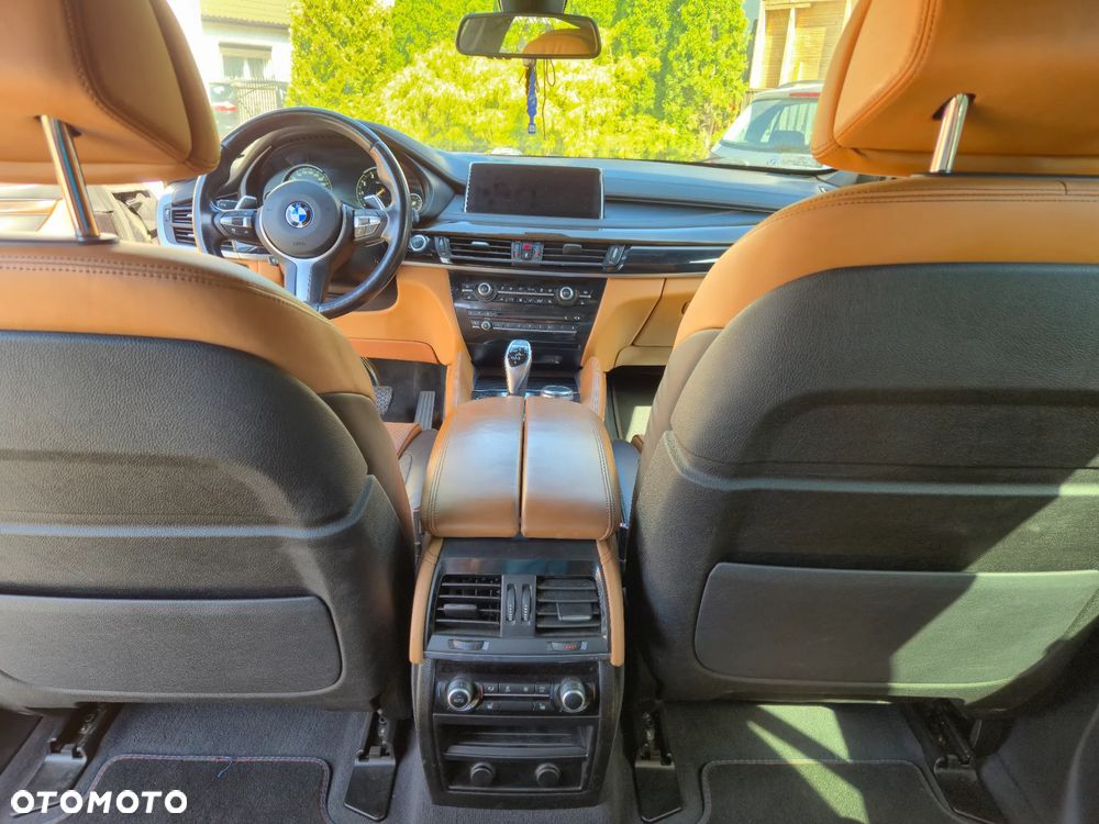 BMW X6 xDrive50i - 18
