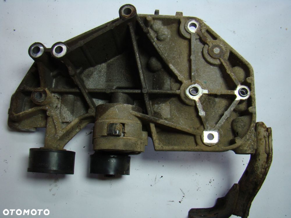 łapa alternatora mitsubishi canter fuso 3.0 eu 5 504339833 - 3