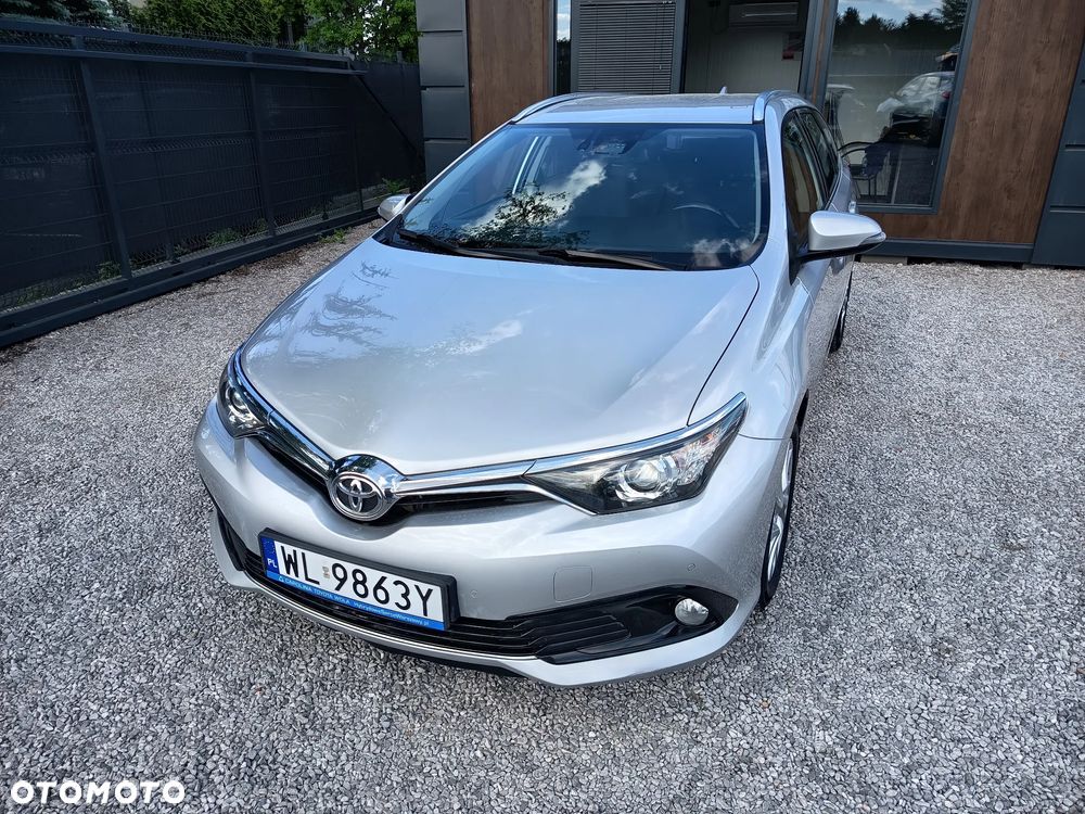 Toyota Auris 1.6 Dynamic - 1