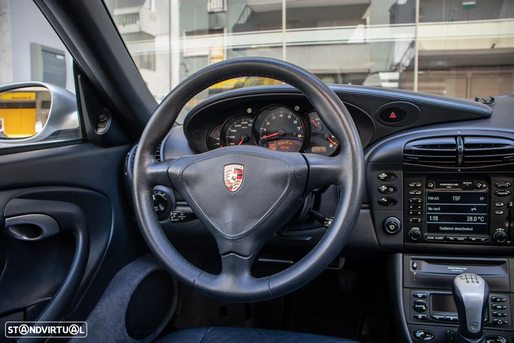 Porsche 911 (996) Turbo - 12