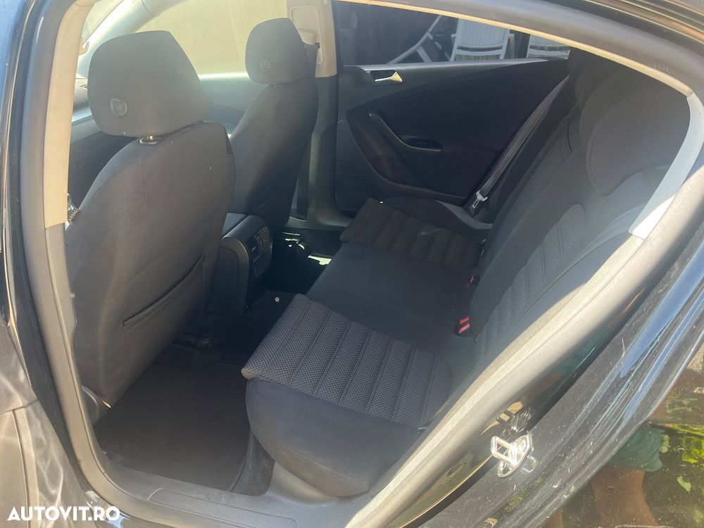Volkswagen Passat 2.0TDI Comfortline DPF - 8