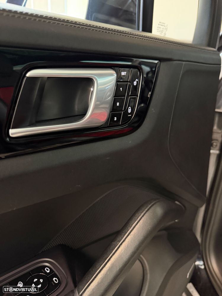 Porsche Cayenne S Platinum Edition - 10