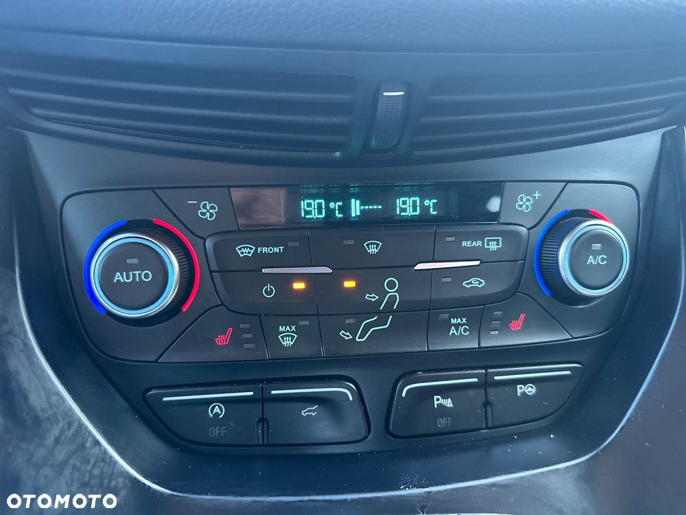 Ford Kuga 2.0 TDCi 2x4 ST-Line - 19