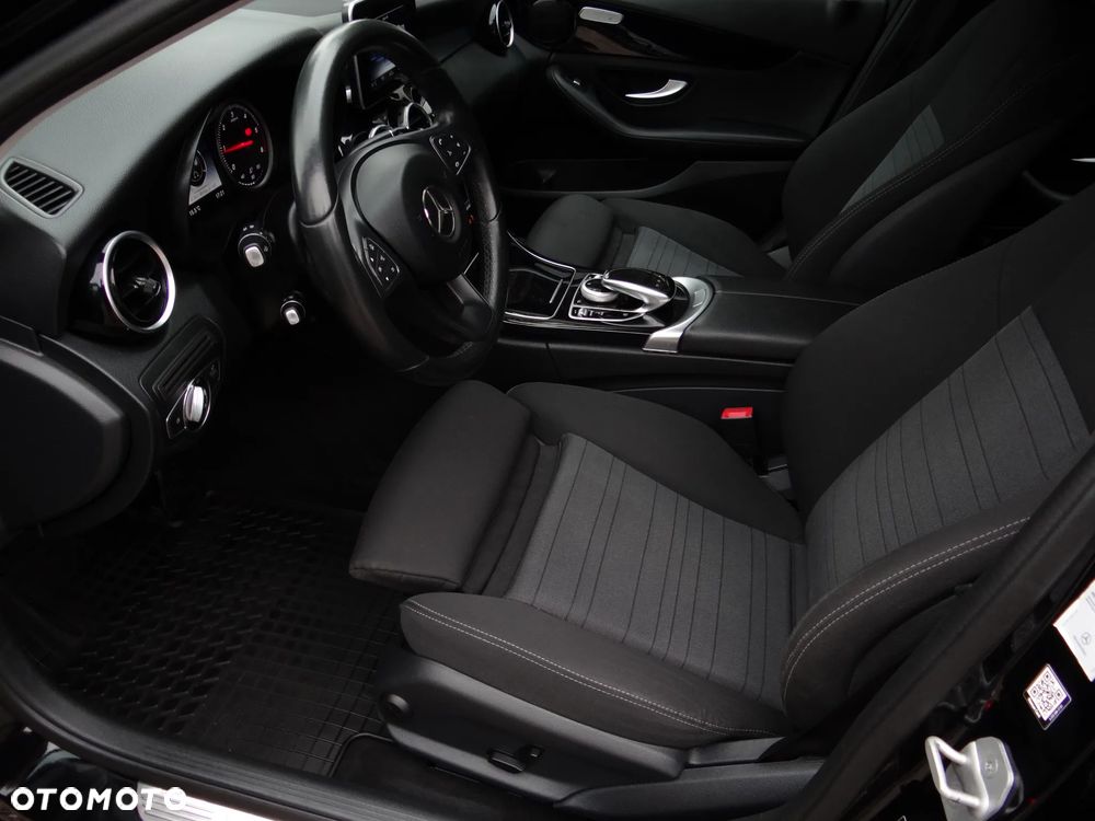 Mercedes-Benz Klasa C 200 (BlueTEC) d T 7G-TRONIC Exclusive - 31