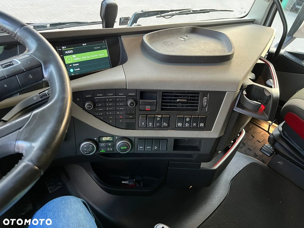 Volvo FH 460 Xenony Klimapostojowa winda Niemcy - 19
