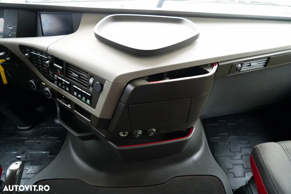 Volvo FH 460 / 7.45 M CORTINĂ / SOLO / I-SAVE / I-PARK COOL / PUNTE RIDICABILĂ ȘI DIRECȚIE / - 32