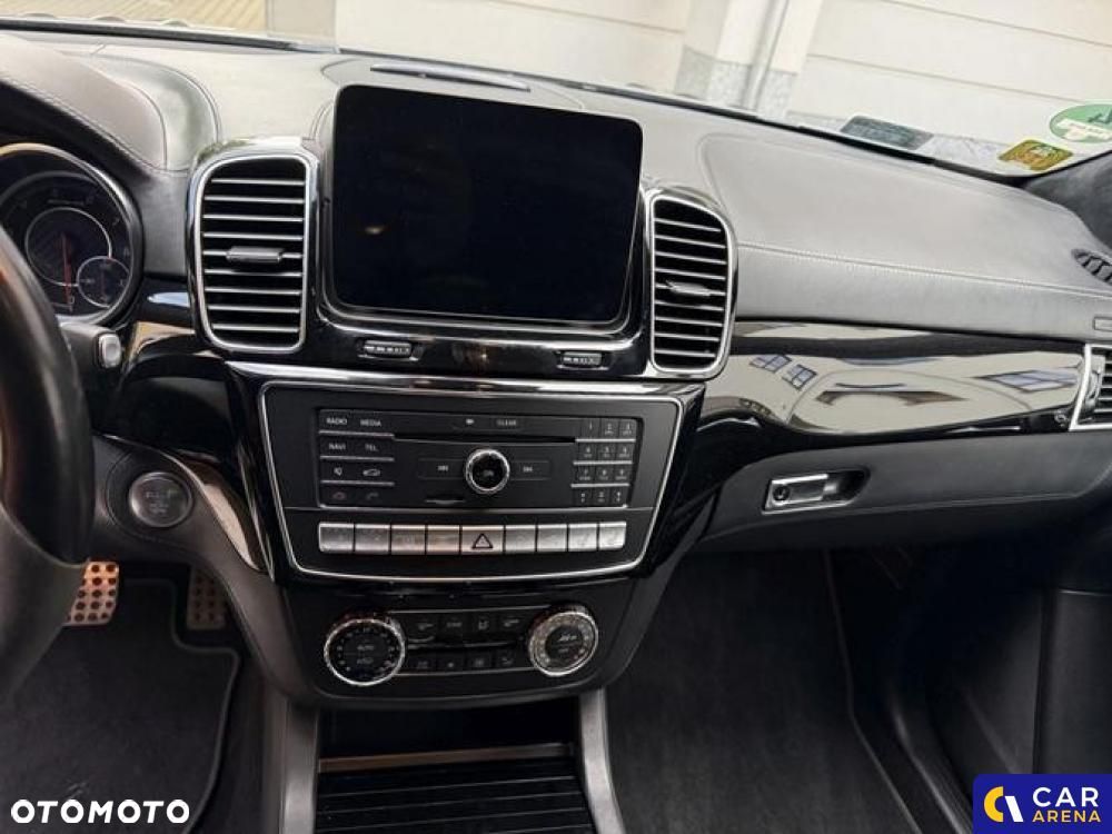 Mercedes-Benz GLS - 24