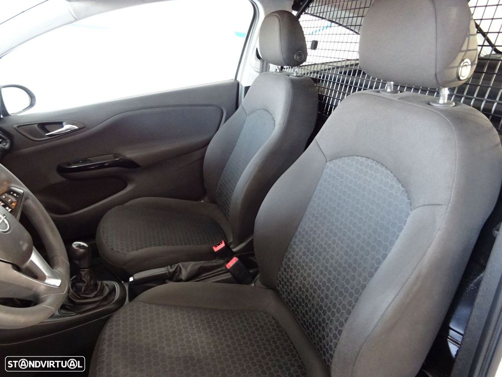 Opel Corsa Outro - 7