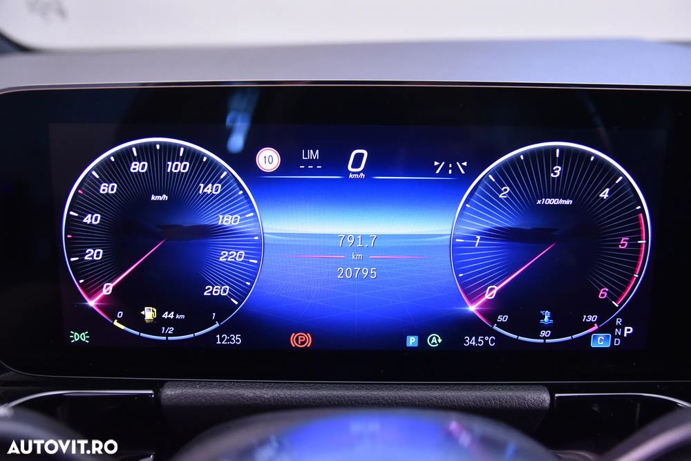 Mercedes-Benz GLA 180 d 8G-DCT - 11