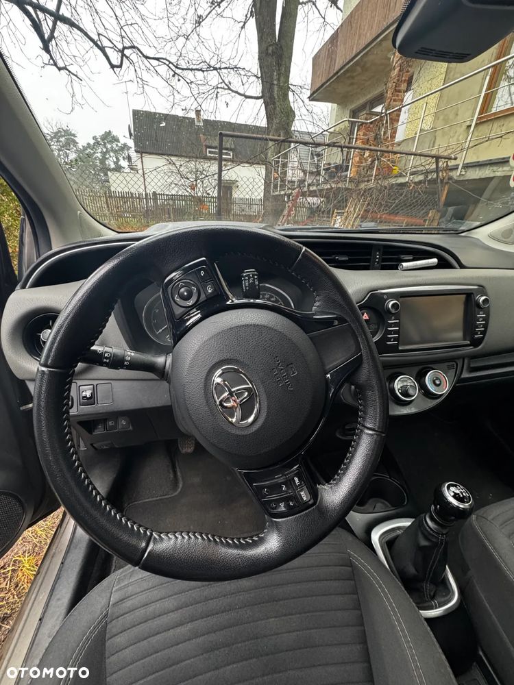 Toyota Yaris 1.5 Active - 11