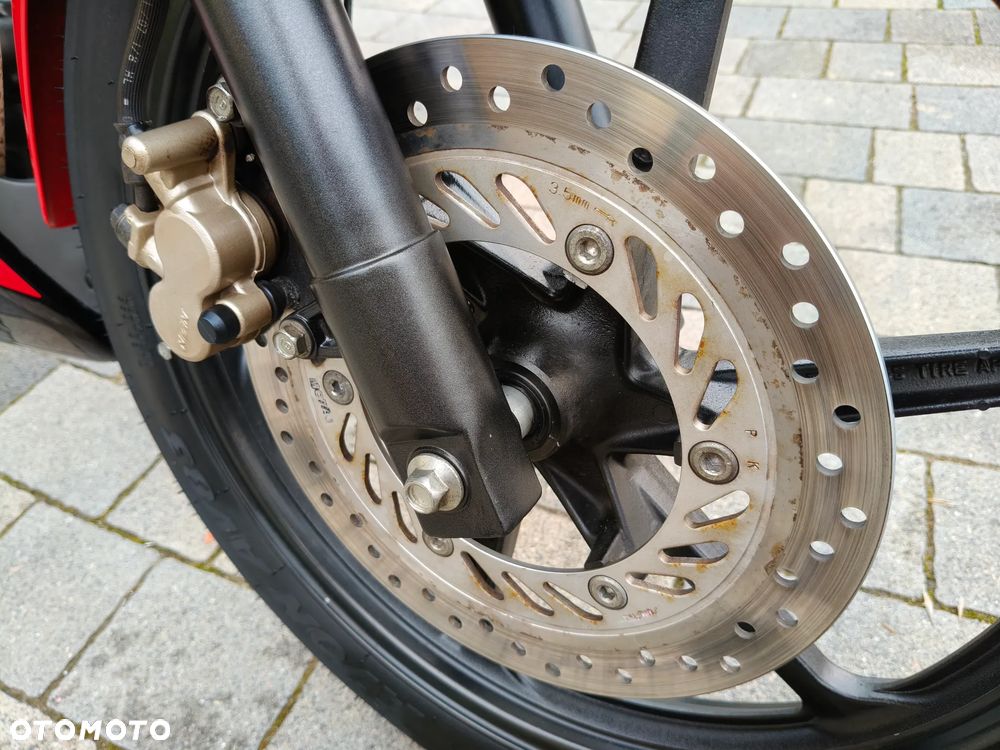 Honda CBR - 16