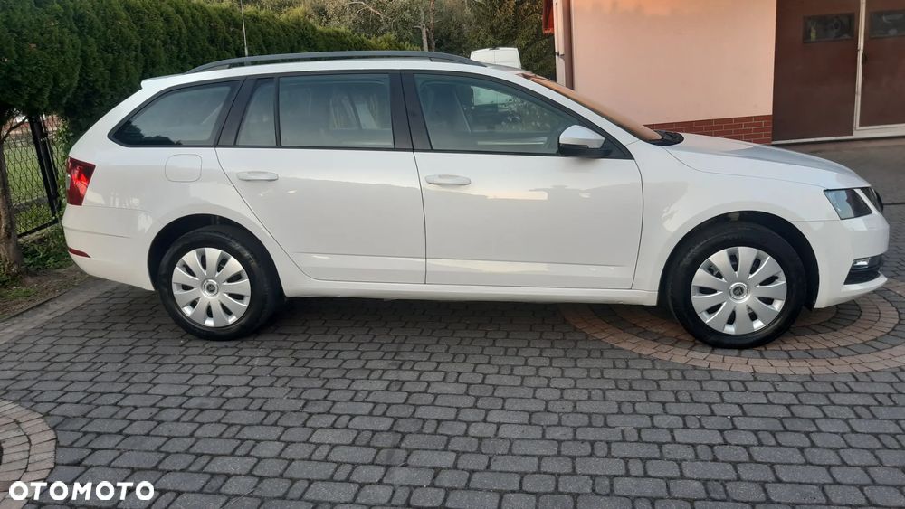 Skoda Octavia 1.6 TDI DSG Ambition - 21
