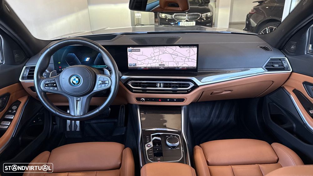 BMW 330 e Pack Desportivo M Pro Auto - 37