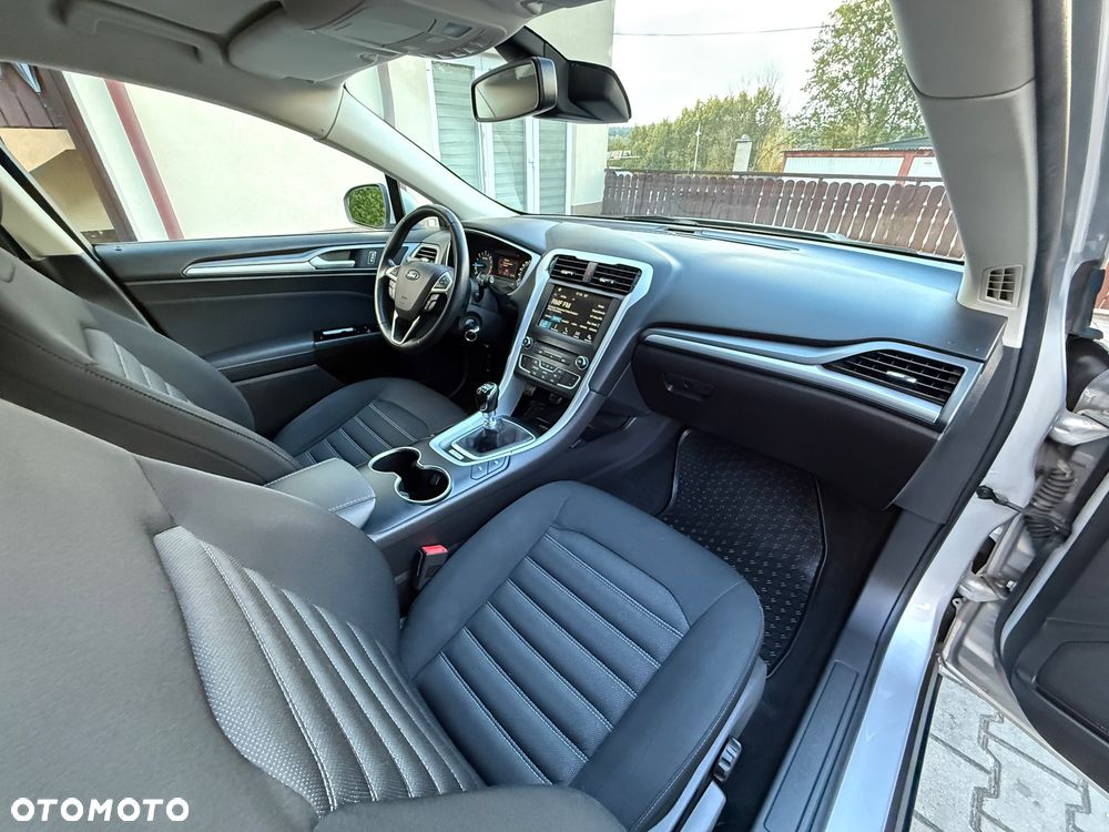 Ford Mondeo - 23
