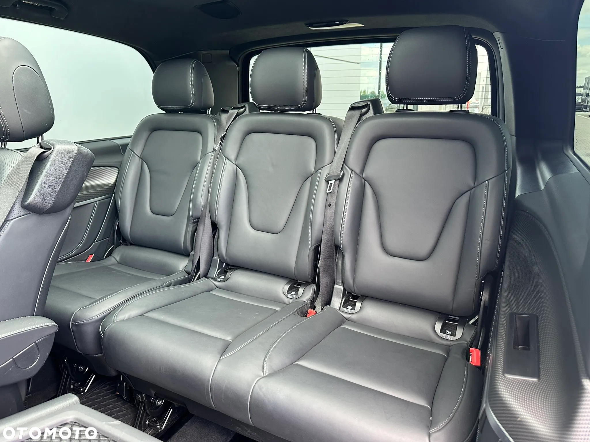 Mercedes-Benz Klasa V 300 d 4-Matic Exclusive 9G-Tronic (d³ugi) - 11