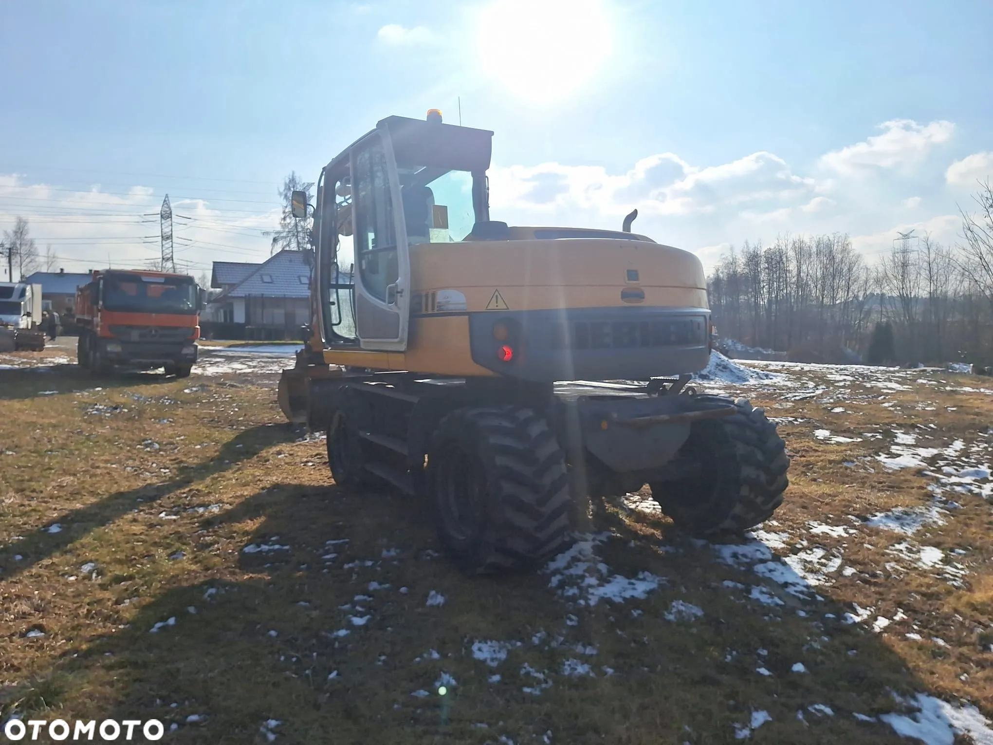 Liebherr A311 - 9