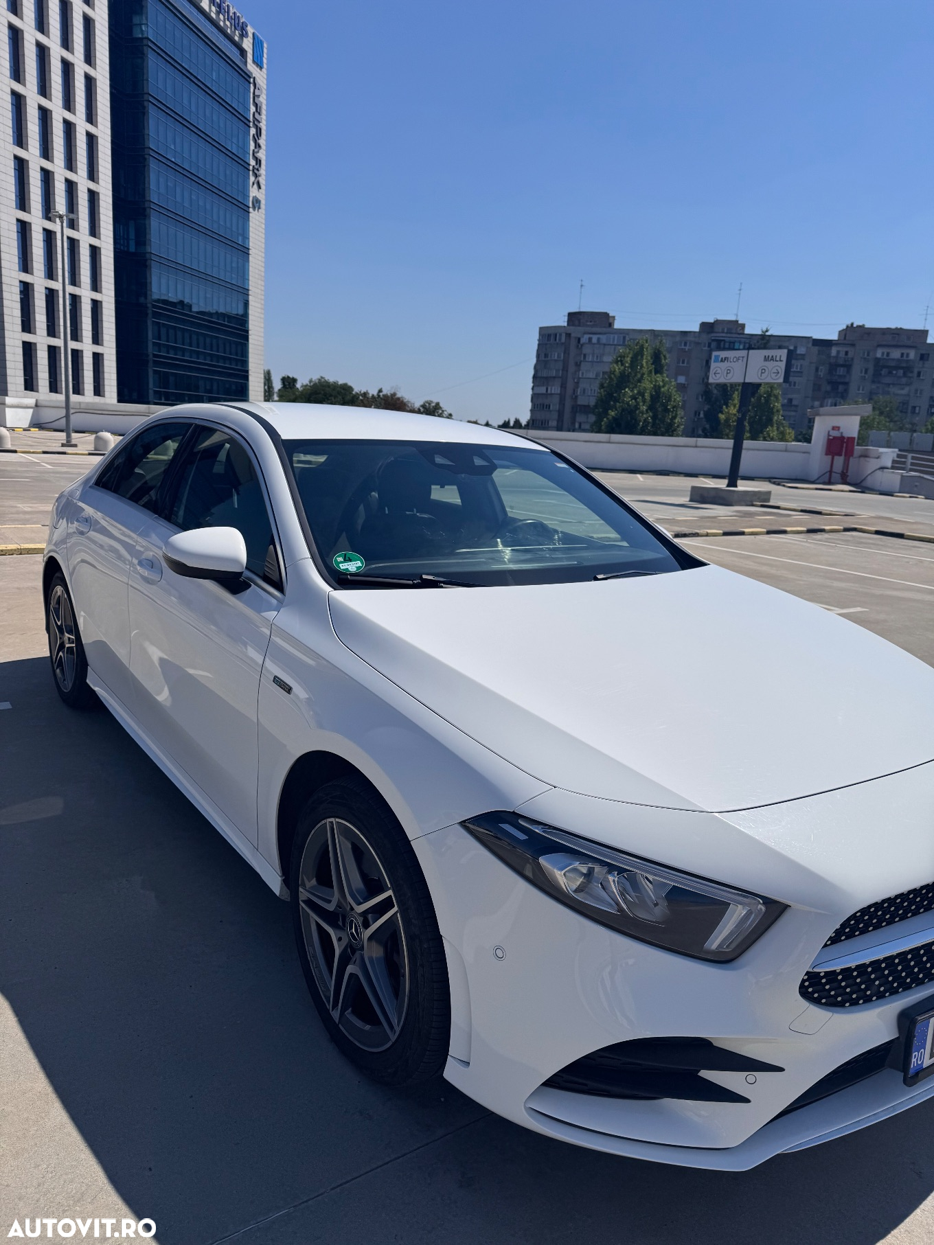 Mercedes-Benz A 250 e 8G-DCT AMG Line - 2