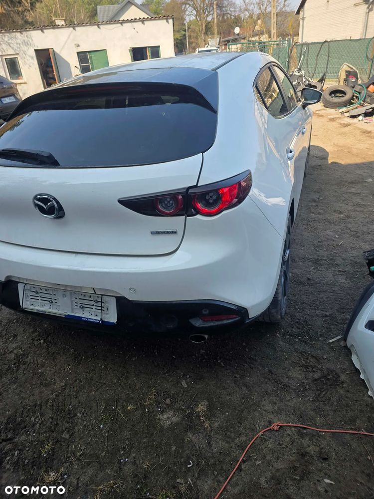 Mazda 3 e-SKYACTIV-G 2.0 M HYBRID - 6