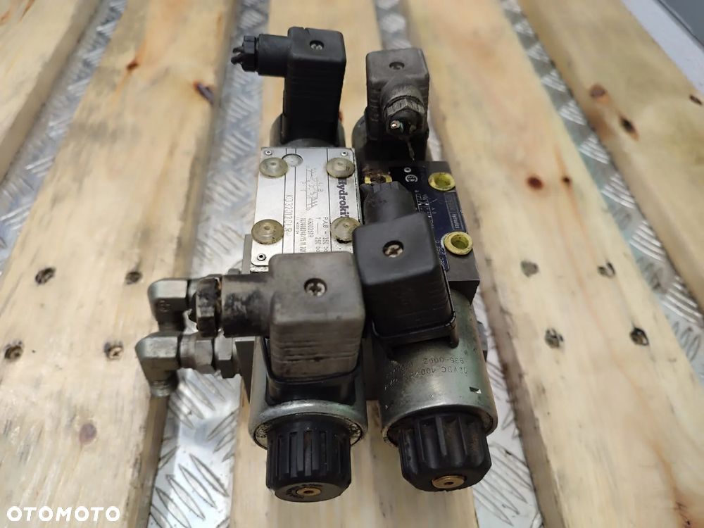 Blok zaworów kierunkowych 935 82971 PARKER DENISON - 12