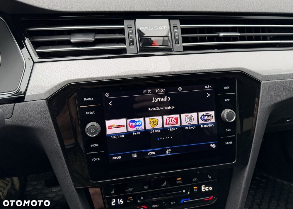 Volkswagen Passat - 34