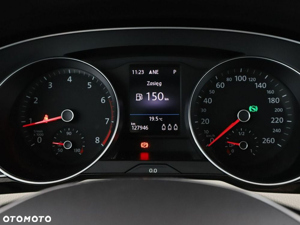 Volkswagen Passat Variant 1.8 TSI (BlueMotion Technology) DSG Highline - 23