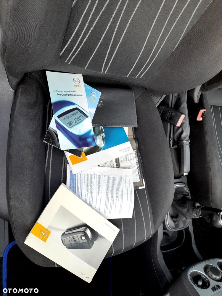 Opel Corsa 1.0 12V Essentia - 8