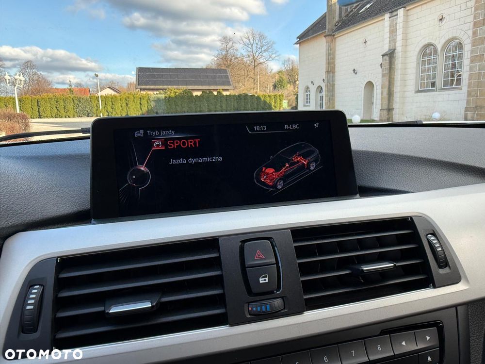 BMW Seria 3 318d Luxury Line - 24