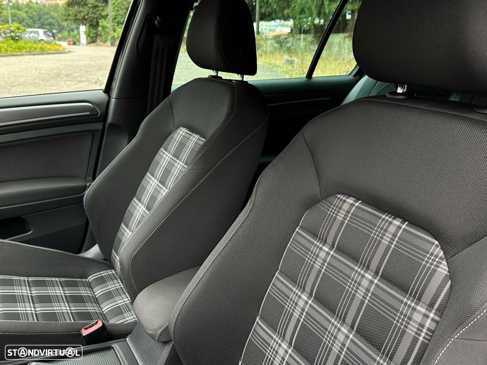 VW Golf 2.0 TDI GTD DSG - 6
