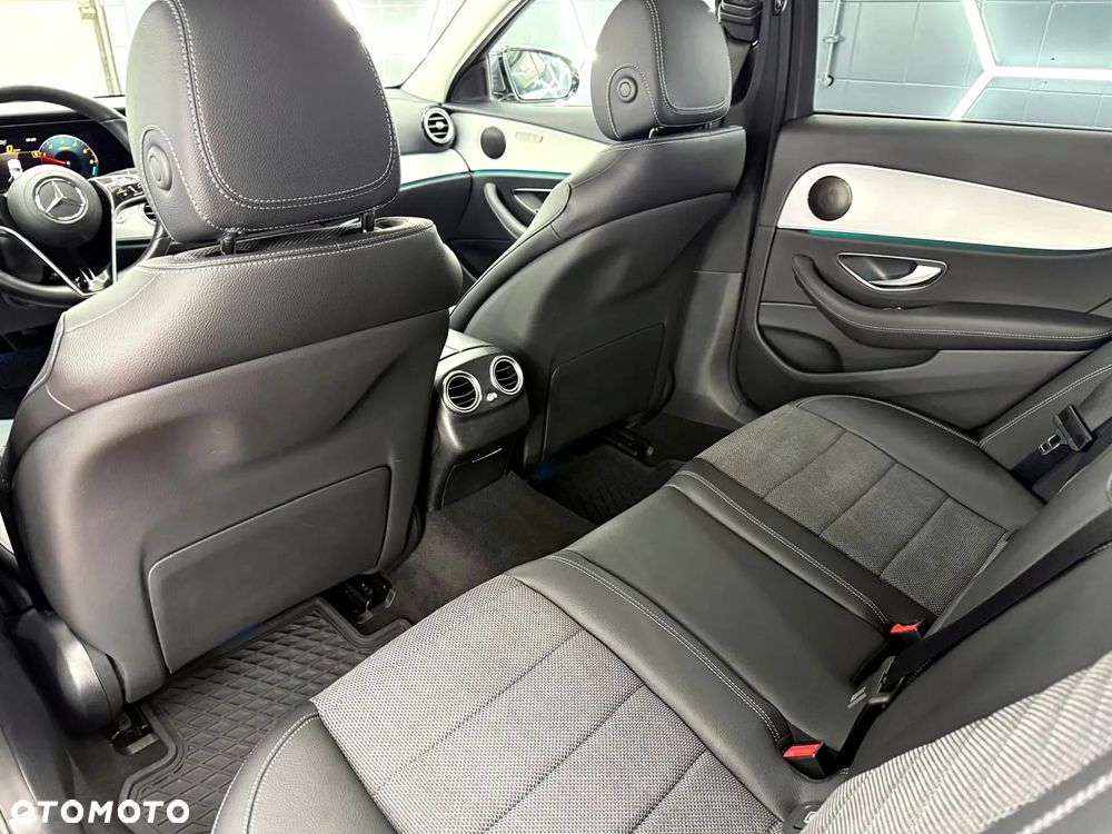 Mercedes-Benz Klasa E 300 de 4Matic 9G-TRONIC Avantgarde - 28