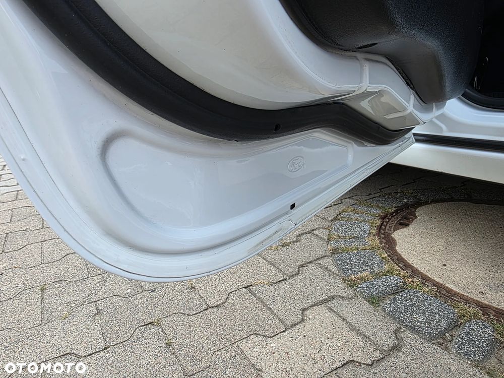 Ford S-Max 2.0 Titanium - 28