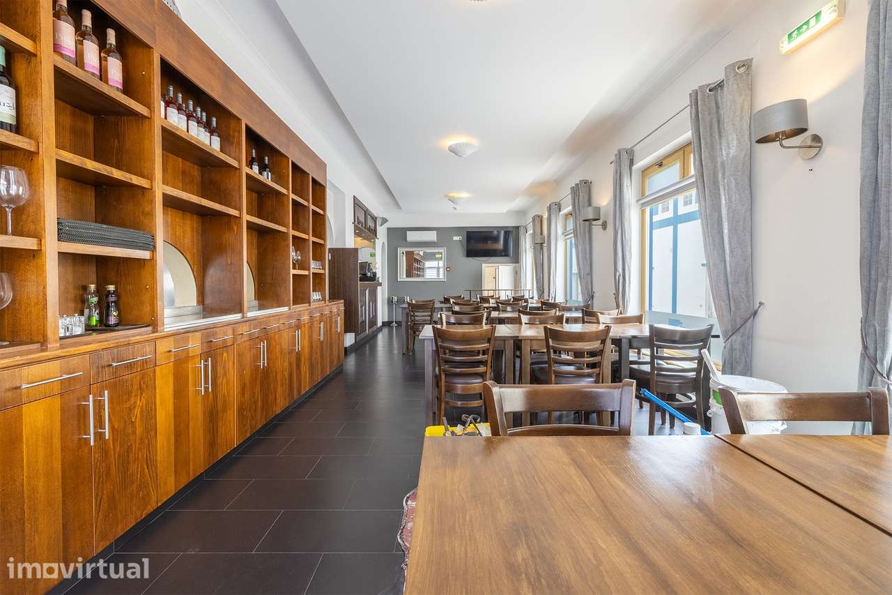 DESLUMBRANTE APARTAMENTO DUPLEX T3 COM RESTAURANTE DE SUCESSO NO PISO - Grande imagem: 4/50