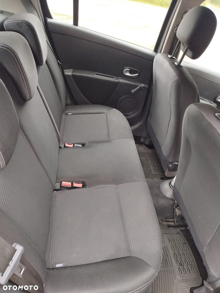 Renault Clio 1.2 16V Expression - 8