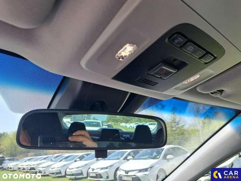 Toyota Camry - 28