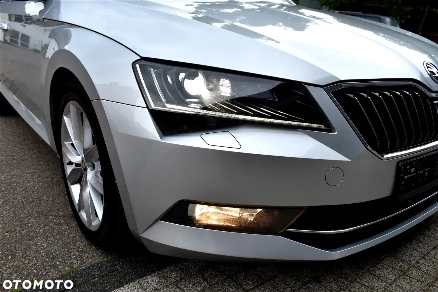 Skoda Superb Combi 2.0 TDI DSG Ambition - 10