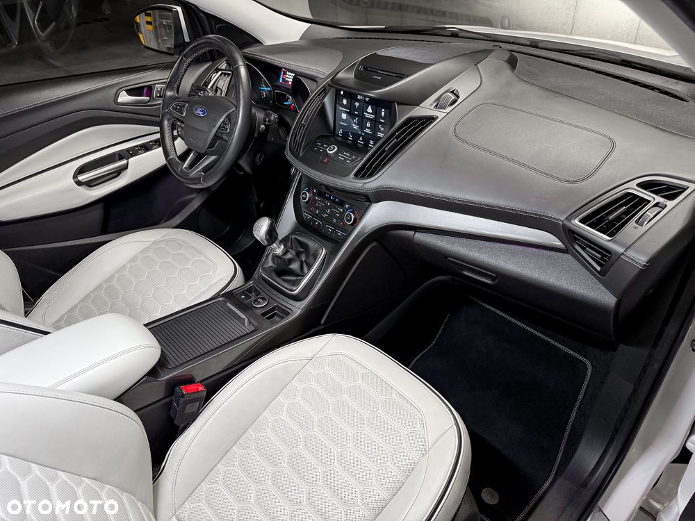 Ford Kuga 2.0 TDCi 4x4 Vignale - 37