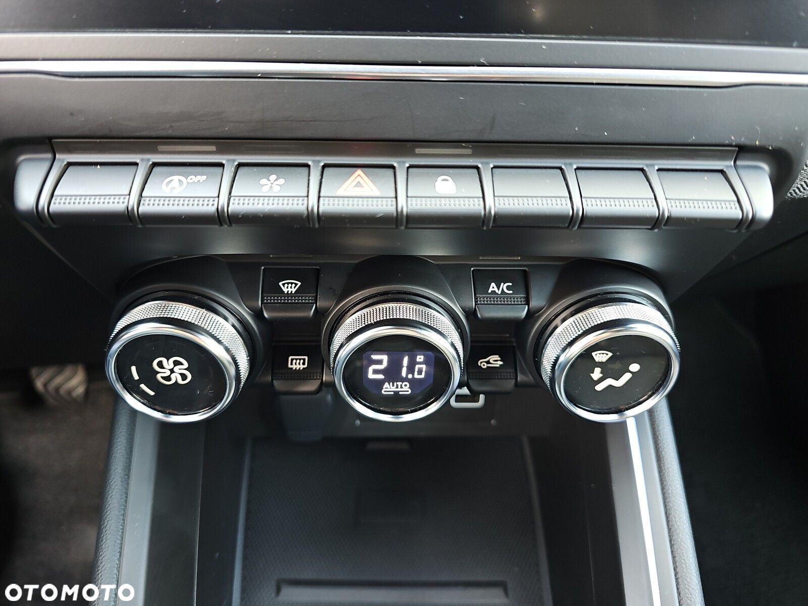 Renault Clio - 25