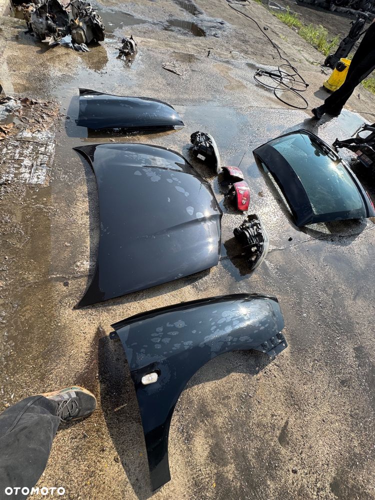 Seat Ibiza 3 czarne czarne zderzak przód przedni   Drzwi prawe lewe przednie 3 drzwiowy -300zl sztuka  Błotnik prawy prawy przedni -250 sztuka  Klapa tył tylna klapa bagażnika 300zl  Maska -300 zł  Lampy przedni przód prawa lewa -150 sztuka  Lampy tylnie  50 zł sztuka  Pas przedni 1.2 benzyna klima -300zl   Szybka wysyłka paragon faktura - 11