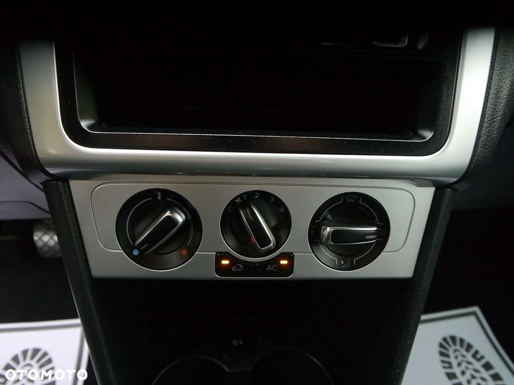 Volkswagen Polo 1.2 Comfortline - 26